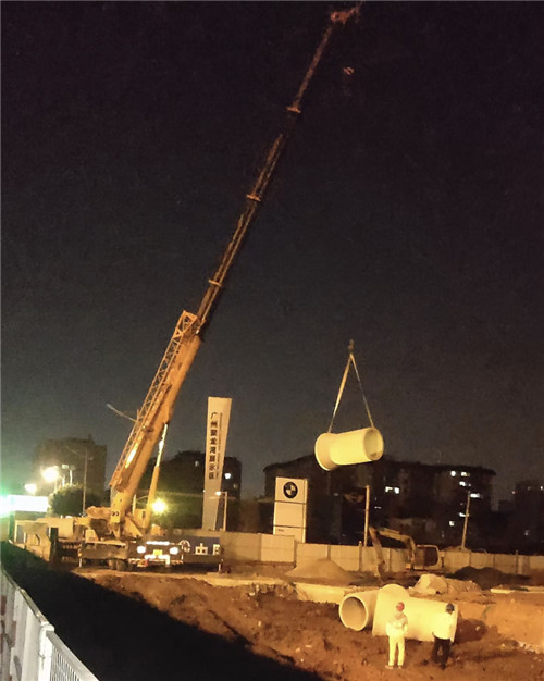 齐河县“弯臂矫正”—— 吊车的 “形变补偿” 技术